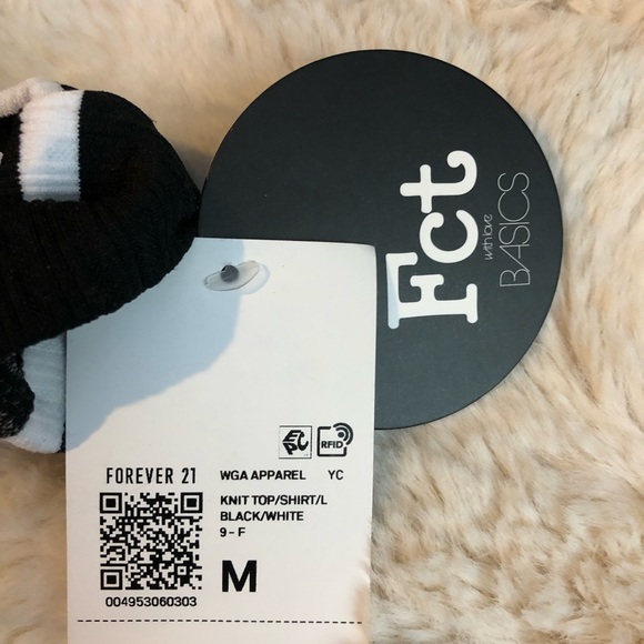 Black and white crop turtleneck - Picture 4 of 4